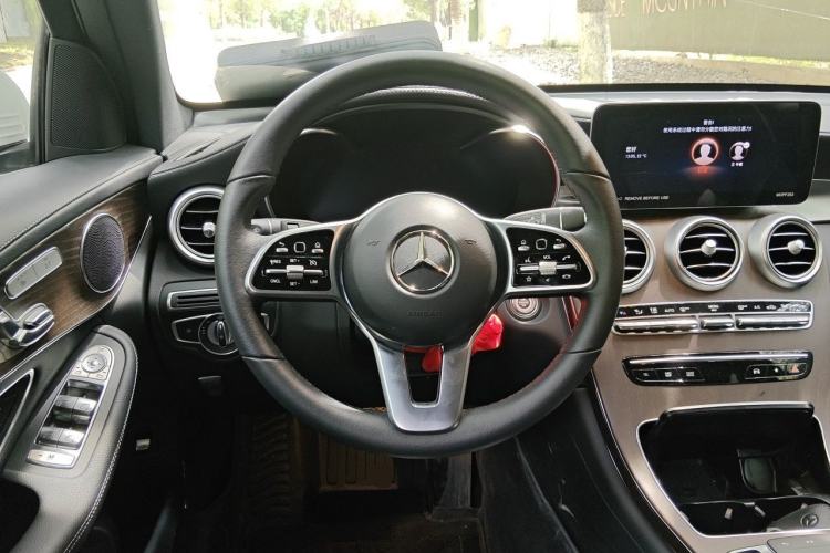 Used Mercedes-Benz GLC 2022 Second Facelift GLC 260 L 4MATIC Luxury Edition Steering Wheel