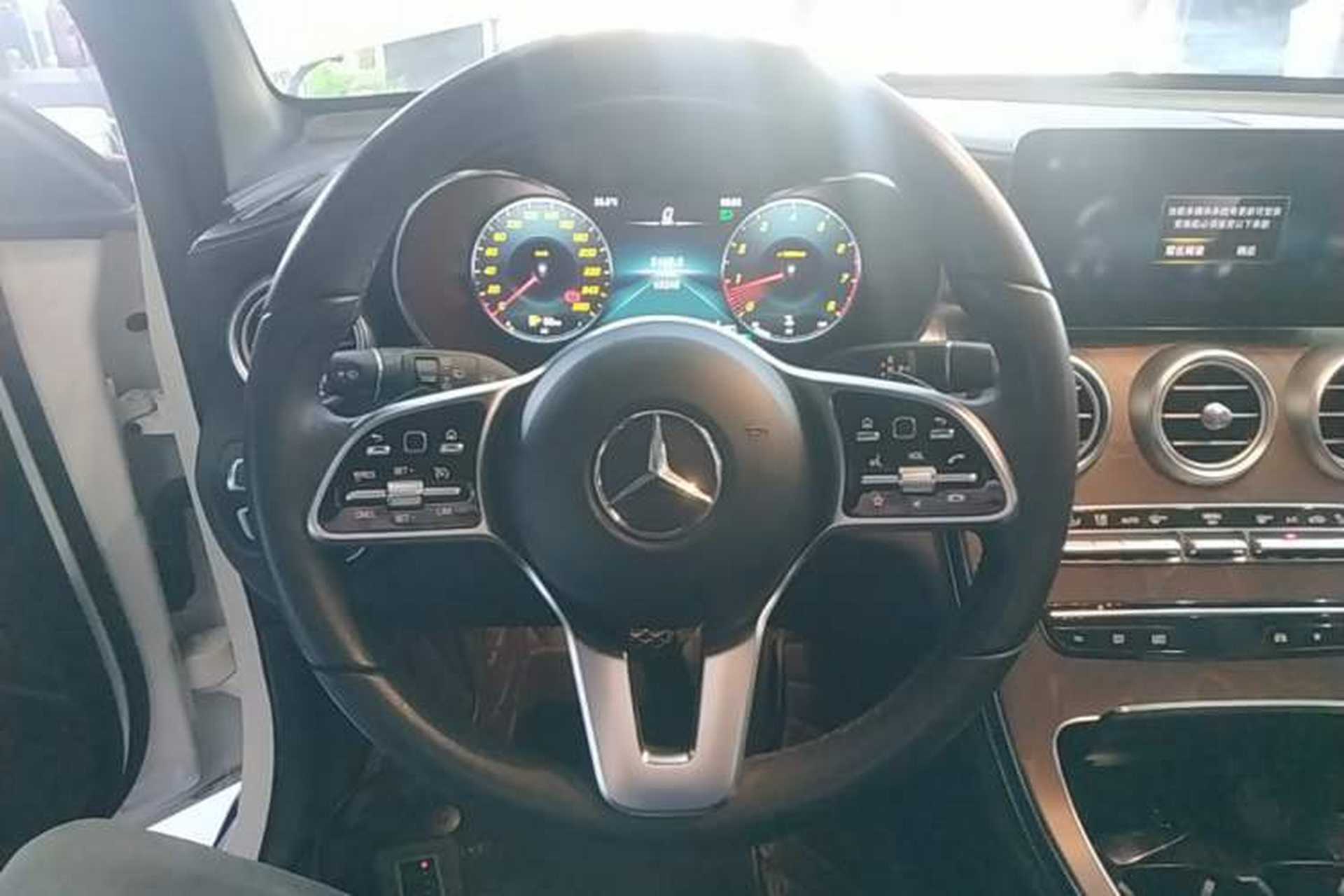 Used Mercedes-Benz GLC 2022 Second Facelift GLC 260 L 4MATIC Luxury Edition Steering Wheel