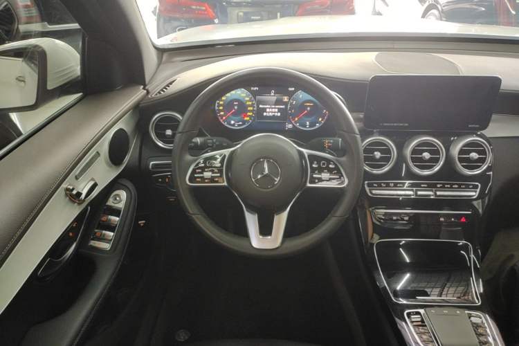 Used Mercedes-Benz GLC 2022 Facelifted GLC 260 L 4MATIC Dynamic Edition Steering Wheel