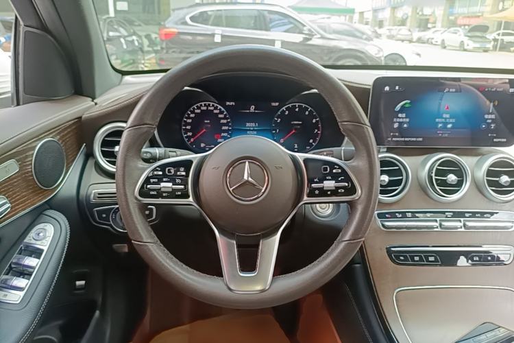 Used Mercedes-Benz GLC 2022 Second Facelift GLC 260 L 4MATIC Luxury Edition Steering Wheel
