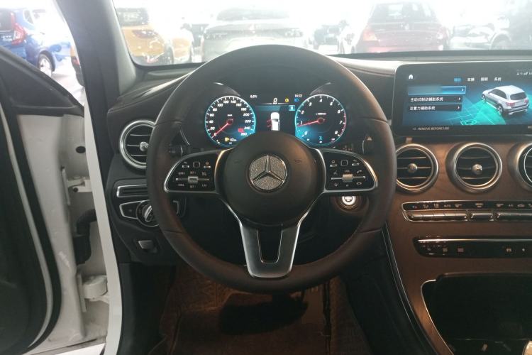 Used Mercedes-Benz GLC 2022 Facelift GLC 260 L 4MATIC Luxury Edition Steering Wheel