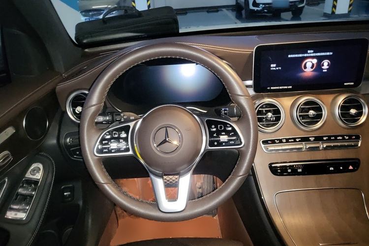 Used Mercedes-Benz GLC 2022 Second Facelift GLC 260 L 4MATIC Luxury Edition Steering Wheel