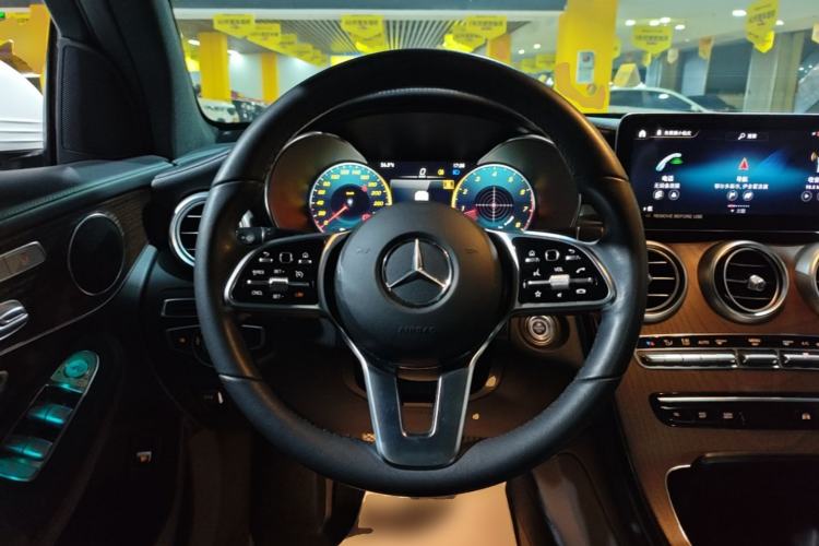 Used Mercedes-Benz GLC 2022 Second Facelift GLC 260 L 4MATIC Luxury Edition Steering Wheel