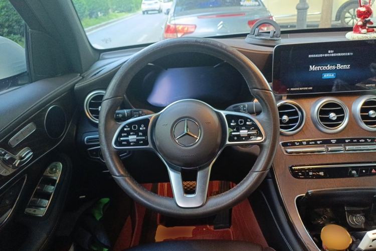 Used Mercedes-Benz GLC 2022 Refreshed GLC 300 L 4MATIC Dynamic Edition Steering Wheel