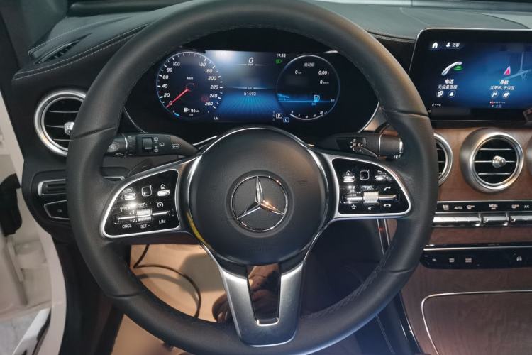 Used Mercedes-Benz GLC 2022 Facelift GLC 260 L 4MATIC Luxury Edition Steering Wheel