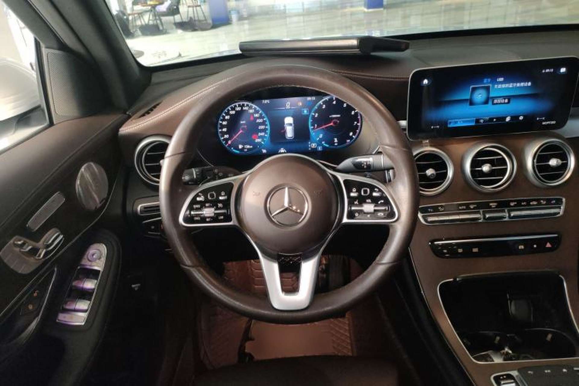 Used Mercedes-Benz GLC 2022 GLC 300 L 4MATIC Dynamic Model Steering Wheel