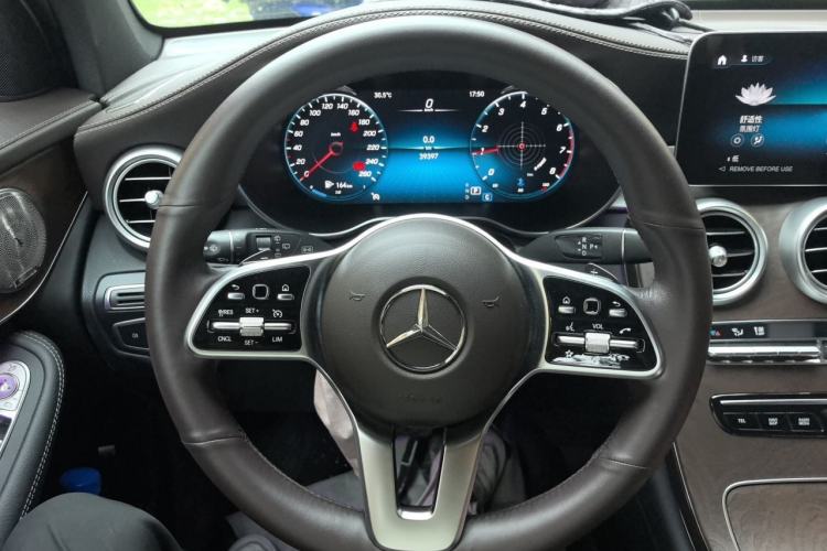 Used Mercedes-Benz GLC 2022 Second Facelift GLC 260 L 4MATIC Luxury Edition Steering Wheel