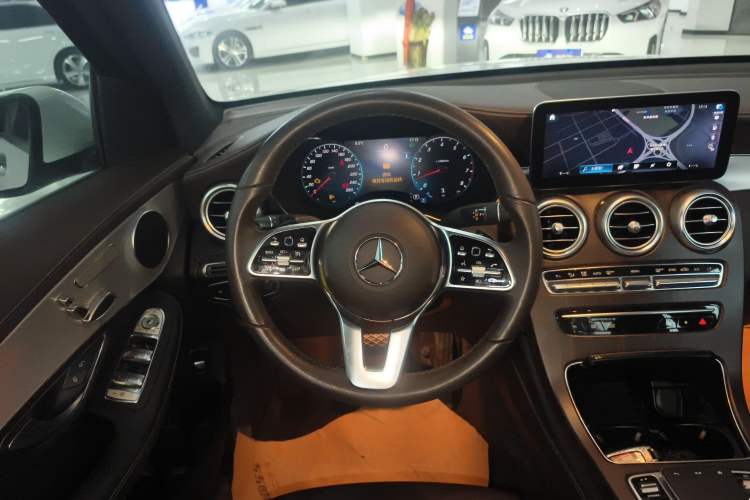Used Mercedes-Benz GLC 2022 Facelifted GLC 260 L 4MATIC Dynamic Edition Steering Wheel
