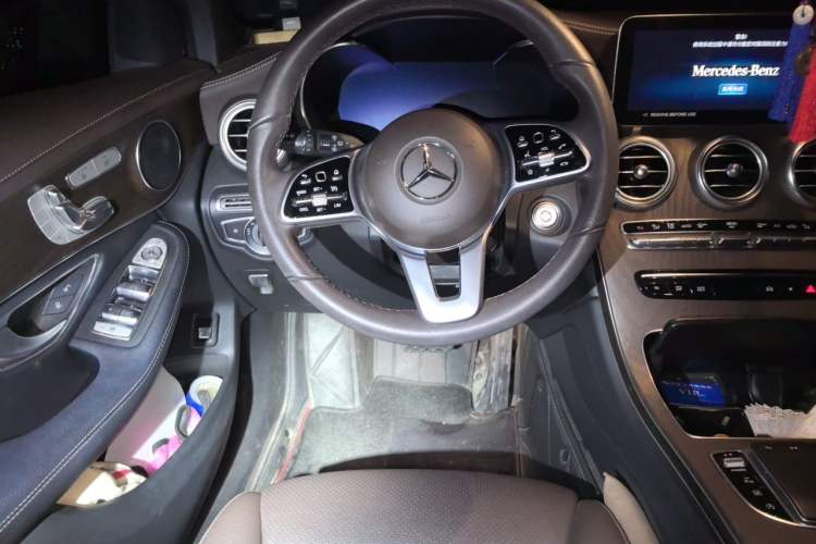 Used Mercedes-Benz GLC 2022 Second Facelift GLC 260 L 4MATIC Luxury Edition Steering Wheel