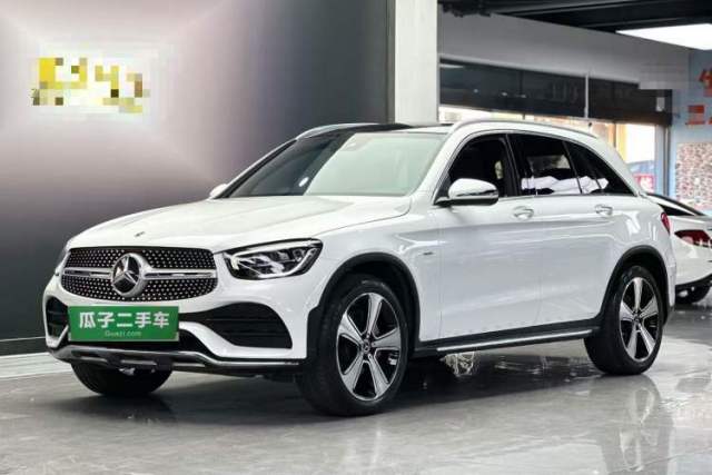 Ojetý Mercedes-Benz GLC 2022 Refreshed GLC 300 L 4MATIC Dynamic Edition Prestige Version