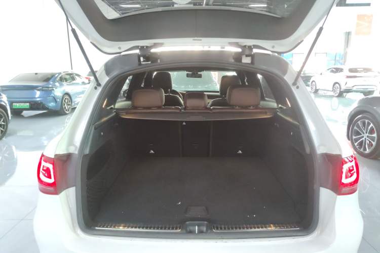 Used Mercedes-Benz GLC 2022 Refreshed GLC 300 L 4MATIC Dynamic Edition Prestige Version Trunk