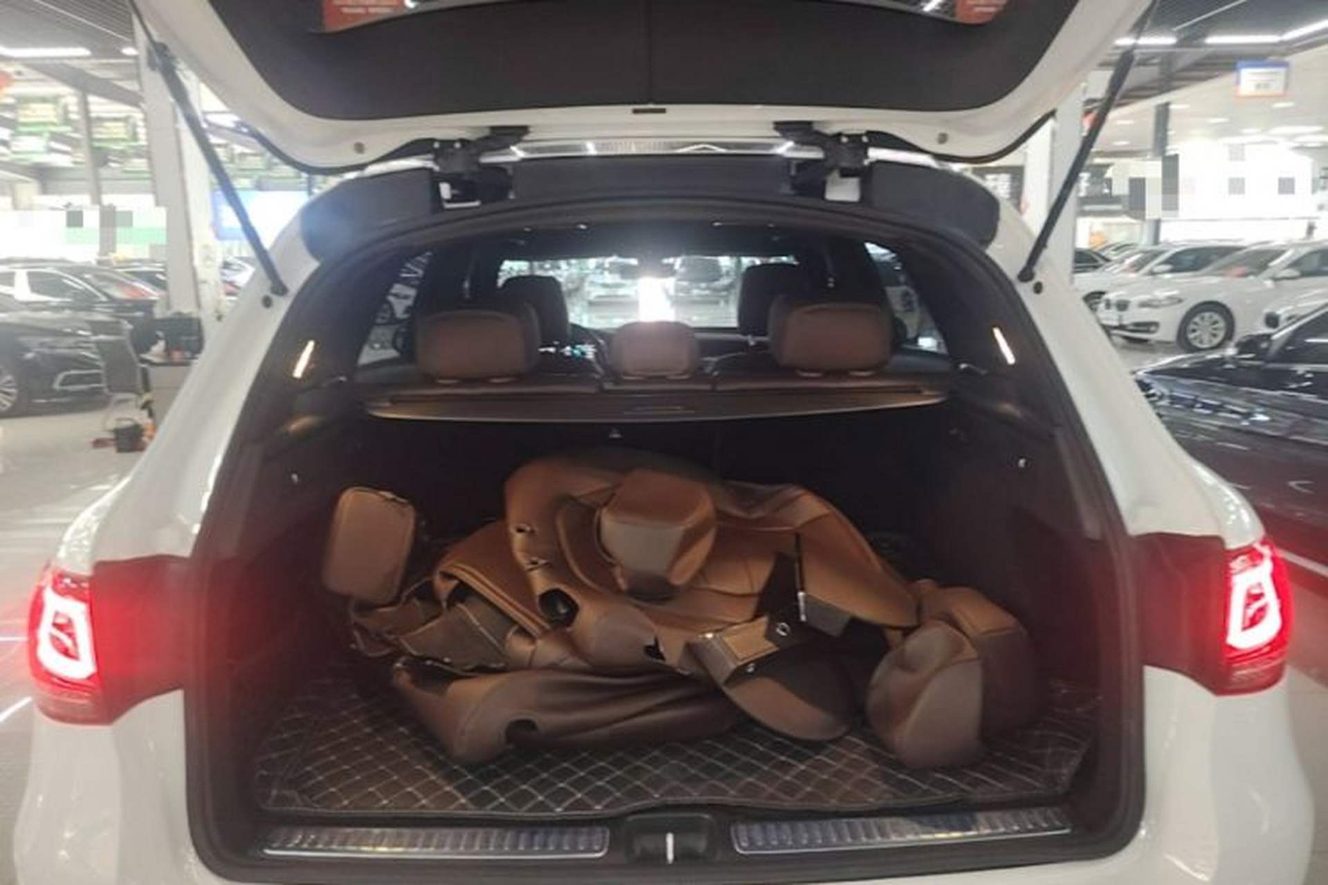 Used Mercedes-Benz GLC 2022 Refreshed GLC 300 L 4MATIC Dynamic Edition Prestige Version Trunk