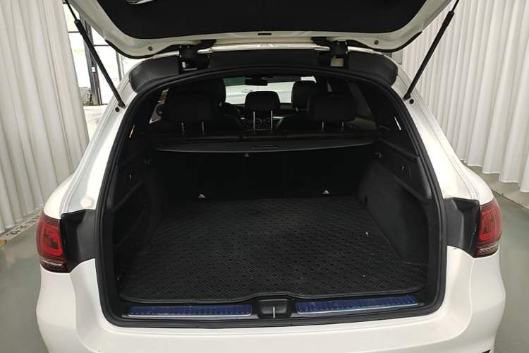 Used Mercedes-Benz GLC 2022 GLC 260 L 4MATIC Luxury Model Trunk