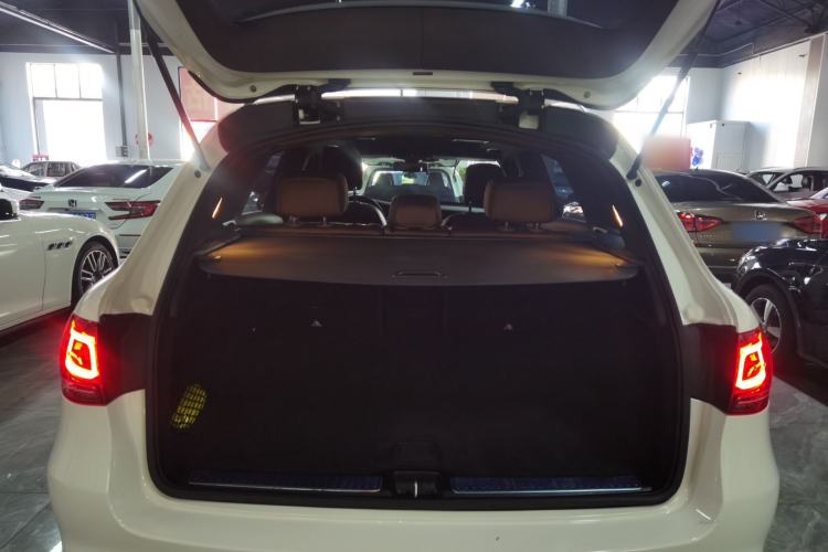 Used Mercedes-Benz GLC 2022 Refreshed GLC 300 L 4MATIC Dynamic Edition Prestige Version Trunk
