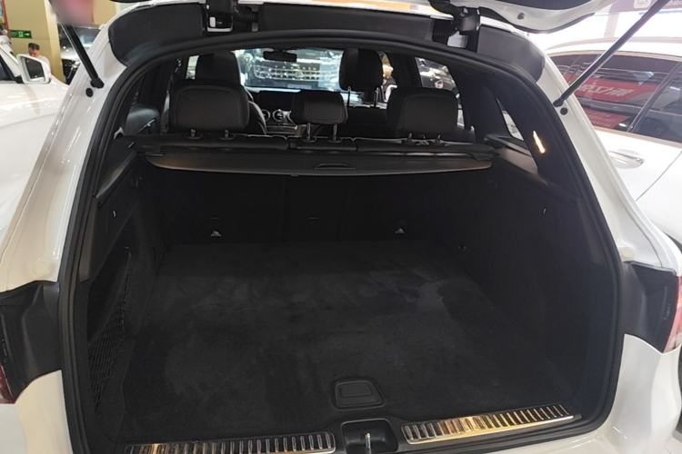 Used Mercedes-Benz GLC 2022 Refreshed GLC 300 L 4MATIC Dynamic Edition Prestige Version Trunk