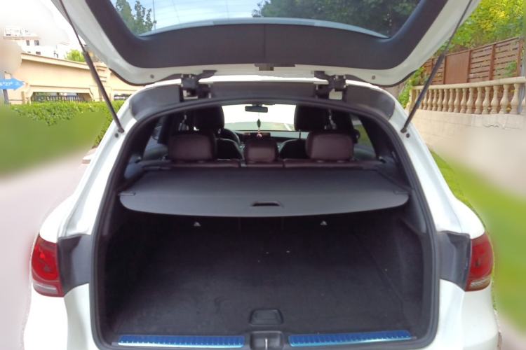 Used Mercedes-Benz GLC 2022 Second Facelift GLC 260 L 4MATIC Luxury Edition Trunk