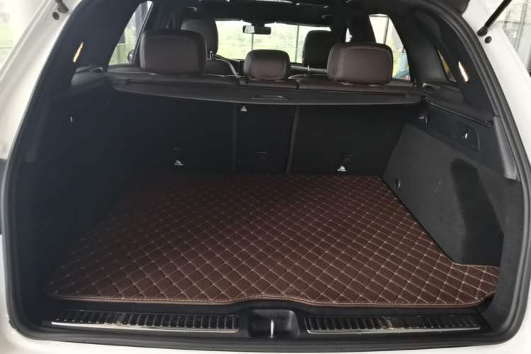 Used Mercedes-Benz GLC 2022 Refreshed GLC 300 L 4MATIC Dynamic Edition Prestige Version Trunk