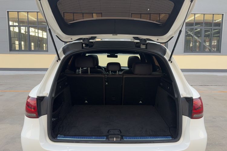 Used Mercedes-Benz GLC 2022 Facelifted GLC 260 L 4MATIC Dynamic Edition Trunk