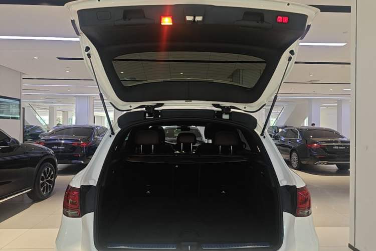 Used Mercedes-Benz GLC 2022 Refreshed GLC 300 L 4MATIC Dynamic Edition Prestige Version Trunk