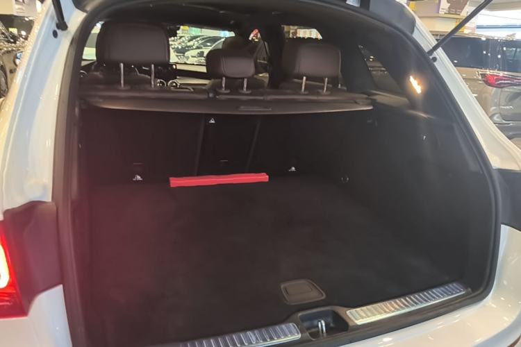 Used Mercedes-Benz GLC 2022 Facelifted GLC 260 L 4MATIC Dynamic Edition Trunk
