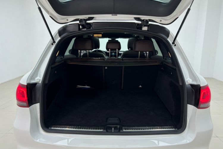 Used Mercedes-Benz GLC 2022 Refreshed GLC 300 L 4MATIC Dynamic Edition Prestige Version Trunk