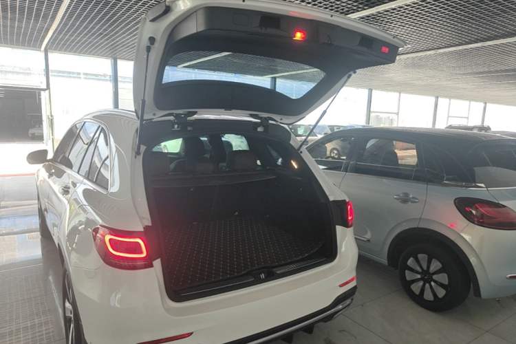 Used Mercedes-Benz GLC 2022 Facelifted GLC 260 L 4MATIC Dynamic Edition Trunk