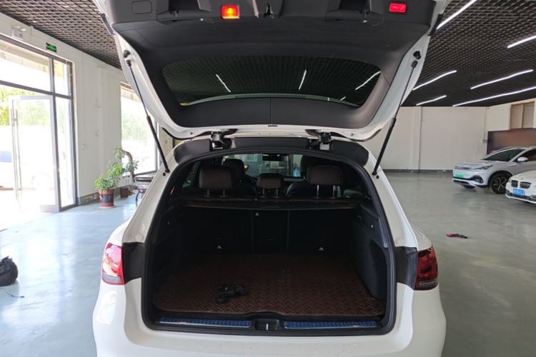 Used Mercedes-Benz GLC 2022 Facelifted GLC 260 L 4MATIC Dynamic Edition Trunk