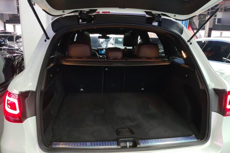 Used Mercedes-Benz GLC 2022 Second Facelift GLC 260 L 4MATIC Luxury Edition Trunk