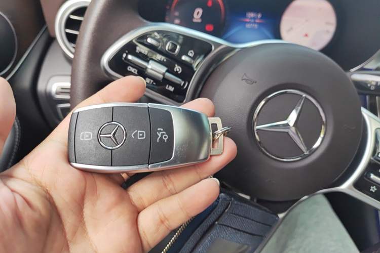 Used Mercedes-Benz GLC 2022 Facelift GLC 300 L 4MATIC Luxury Edition Vehicle Key