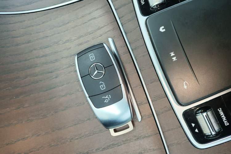 Used Mercedes-Benz GLC 2022 Refreshed GLC 300 L 4MATIC Dynamic Edition Vehicle Key