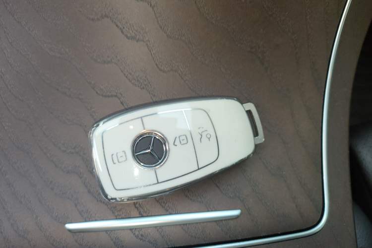 Used Mercedes-Benz GLC 2022 Refreshed GLC 300 L 4MATIC Dynamic Edition Vehicle Key