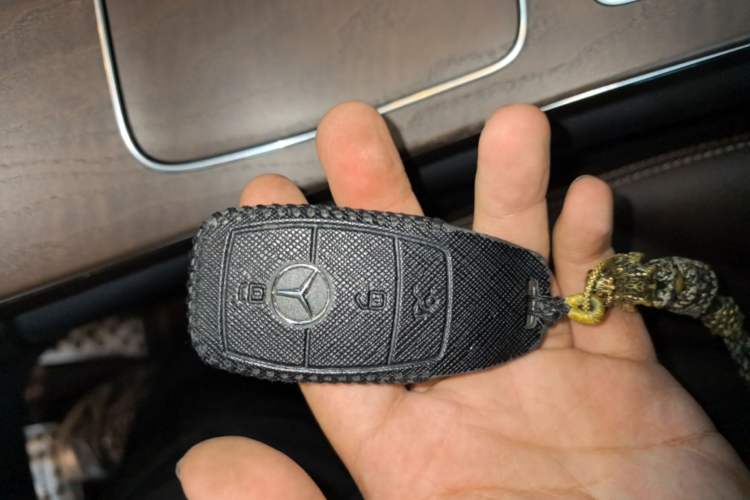 Used Mercedes-Benz GLC 2022 Second Facelift GLC 260 L 4MATIC Luxury Edition Vehicle Key