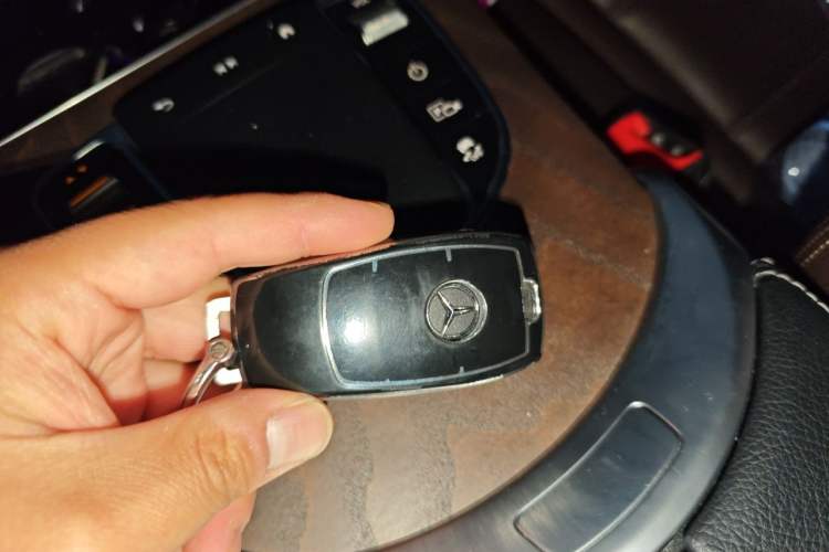 Used Mercedes-Benz GLC 2022 GLC 260 L 4MATIC Luxury Model Vehicle Key