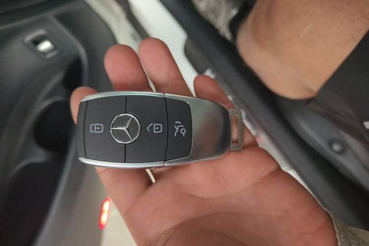 Used Mercedes-Benz GLC 2022 Facelift GLC 300 L 4MATIC Luxury Edition Vehicle Key
