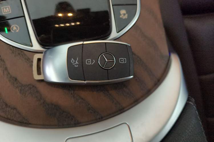 Used Mercedes-Benz GLC 2022 Refreshed GLC 300 L 4MATIC Dynamic Edition Prestige Version Vehicle Key