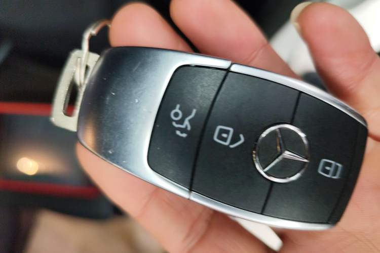 Used Mercedes-Benz GLC 2022 GLC 260 L 4MATIC Luxury Model Vehicle Key