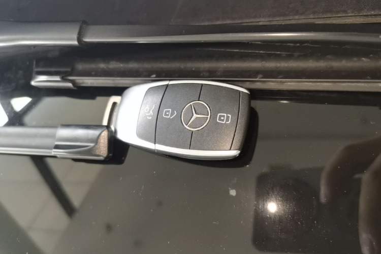 Used Mercedes-Benz GLC 2022 Refreshed GLC 300 L 4MATIC Dynamic Edition Prestige Version Vehicle Key