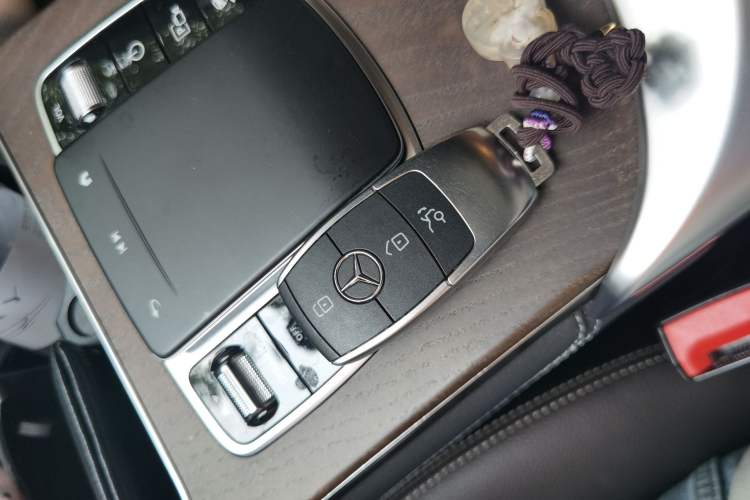 Used Mercedes-Benz GLC 2022 GLC 260 L 4MATIC Luxury Model Vehicle Key
