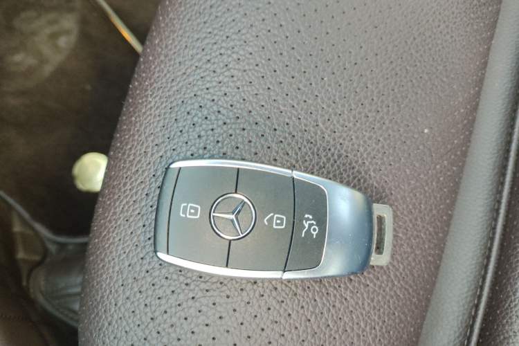 Used Mercedes-Benz GLC 2022 Facelifted GLC 260 L 4MATIC Dynamic Edition Vehicle Key