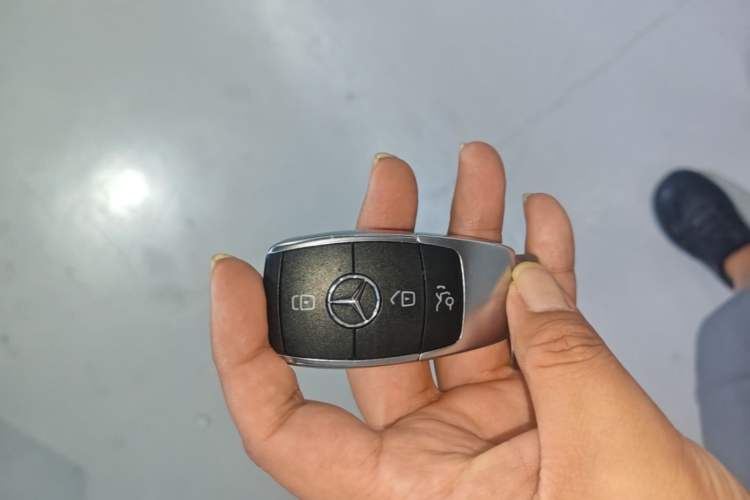 Used Mercedes-Benz GLC 2022 Refreshed GLC 300 L 4MATIC Dynamic Edition Vehicle Key