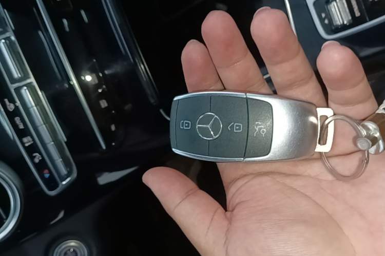 Used Mercedes-Benz GLC 2022 GLC 260 L 4MATIC Dynamic Edition Vehicle Key