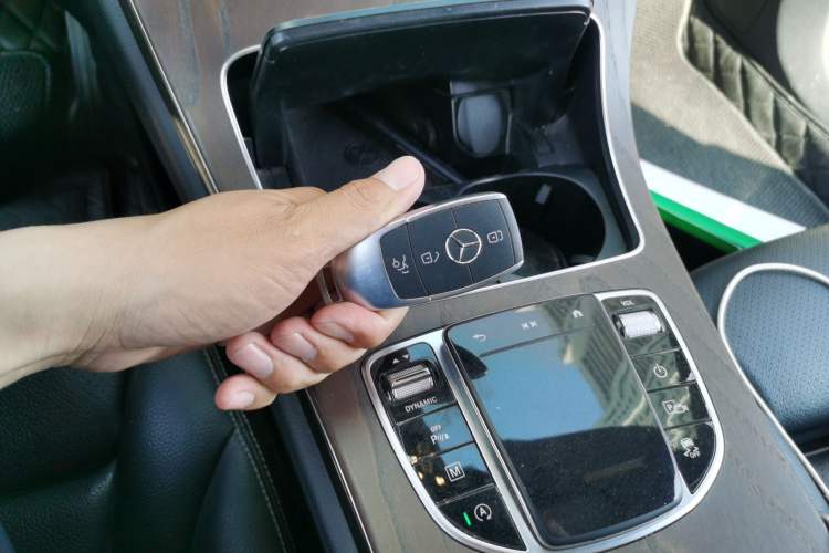 Used Mercedes-Benz GLC 2022 Second Facelift GLC 260 L 4MATIC Luxury Edition Vehicle Key