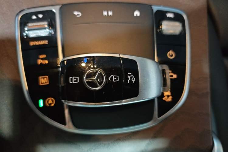 Used Mercedes-Benz GLC 2022 Second Facelift GLC 260 L 4MATIC Luxury Edition Vehicle Key