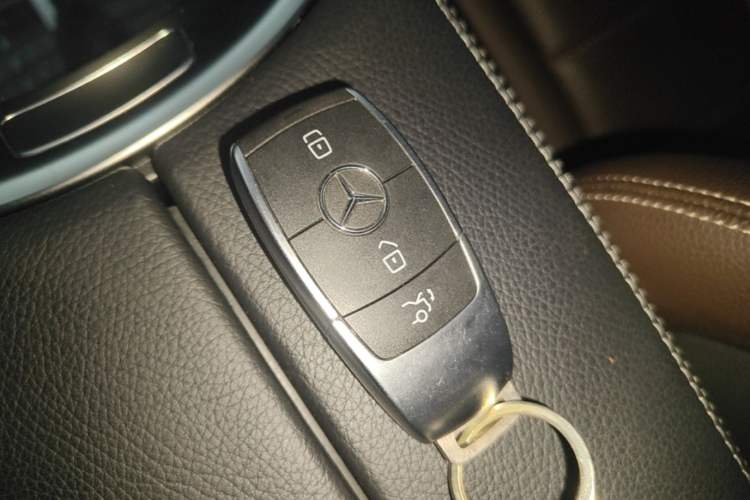 Used Mercedes-Benz GLC 2022 Facelifted GLC 260 L 4MATIC Dynamic Edition Vehicle Key