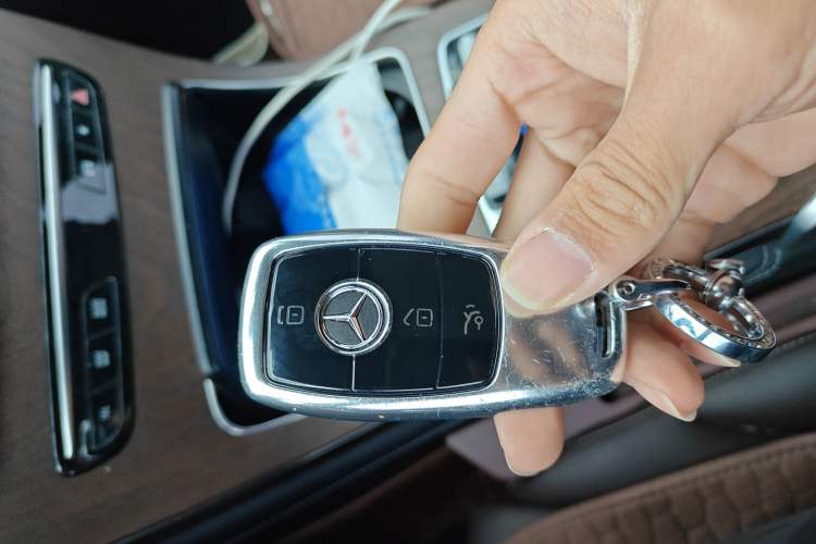 Used Mercedes-Benz GLC 2022 GLC 260 L 4MATIC Luxury Model Vehicle Key