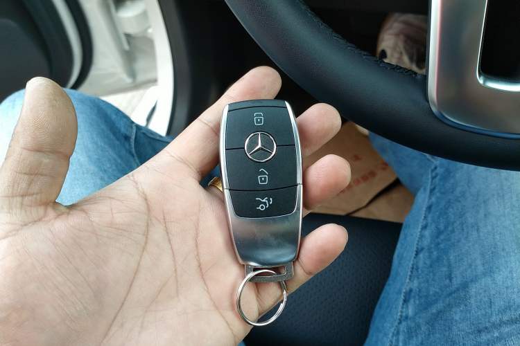 Used Mercedes-Benz GLC 2022 Facelifted GLC 300 L 4MATIC Luxury Edition Vehicle Key