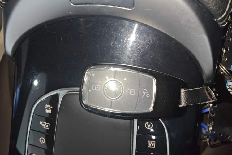 Used Mercedes-Benz GLC 2022 Second Facelift GLC 260 L 4MATIC Dynamic Edition Vehicle Key