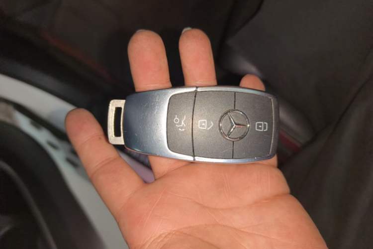 Used Mercedes-Benz GLC 2022 Facelift GLC 300 L 4MATIC Luxury Edition Vehicle Key