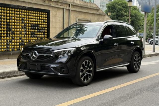 Used Mercedes-Benz GLC 2023 Facelift GLC 260 L 4MATIC Luxury Version 7-Seater