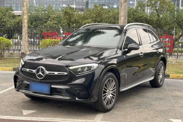 Ojetý Mercedes-Benz GLC 2023 GLC 300 L 4MATIC Dynamic Edition 5-seater